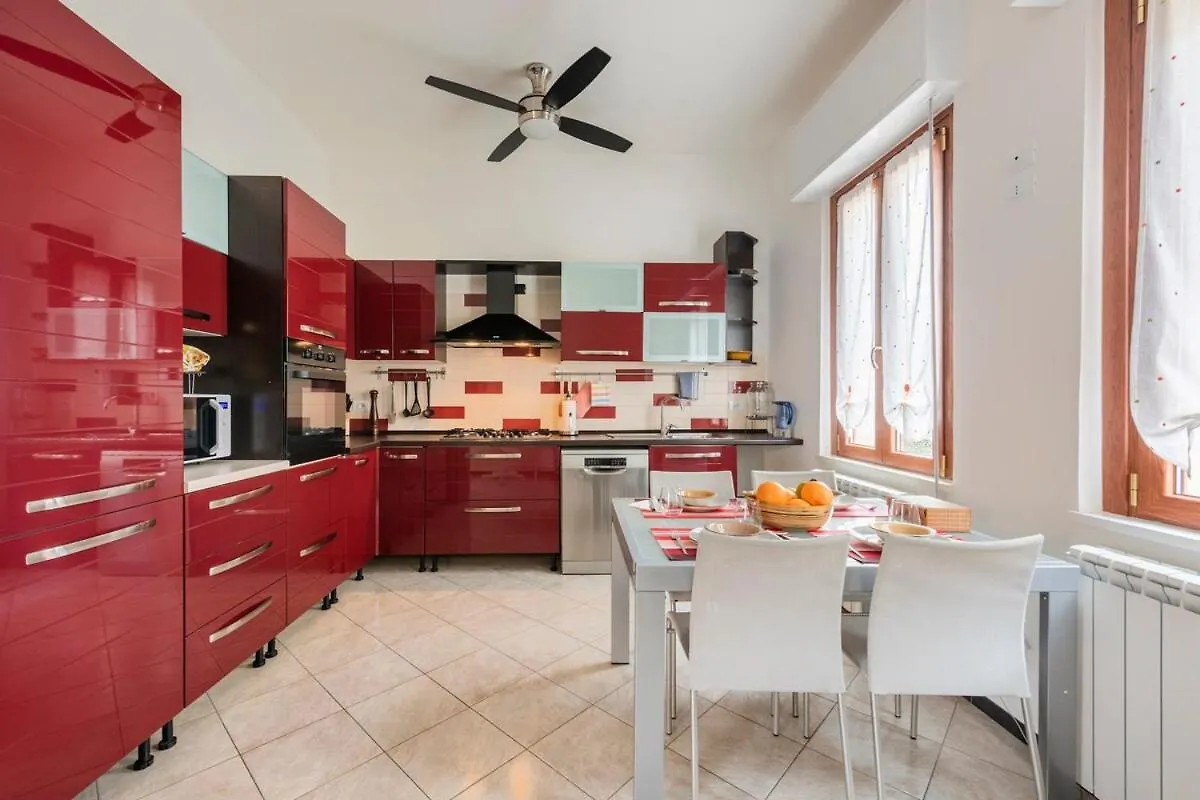 Appartement Seenahe Wohlfuehl-Oase Mit Herrlicher Lounge-Area Toscolano Maderno Italië